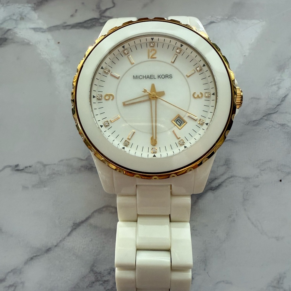 Michael Kors Elegant White and Gold Watch